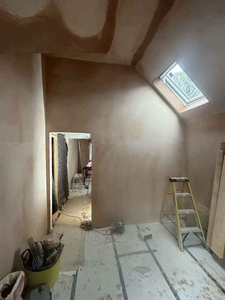 Skim coat plaster finish applied and trowelled to a smooth hard surface in Fulwood S10 Sheffield — finish plaster laid in two passes by P&R Solutions