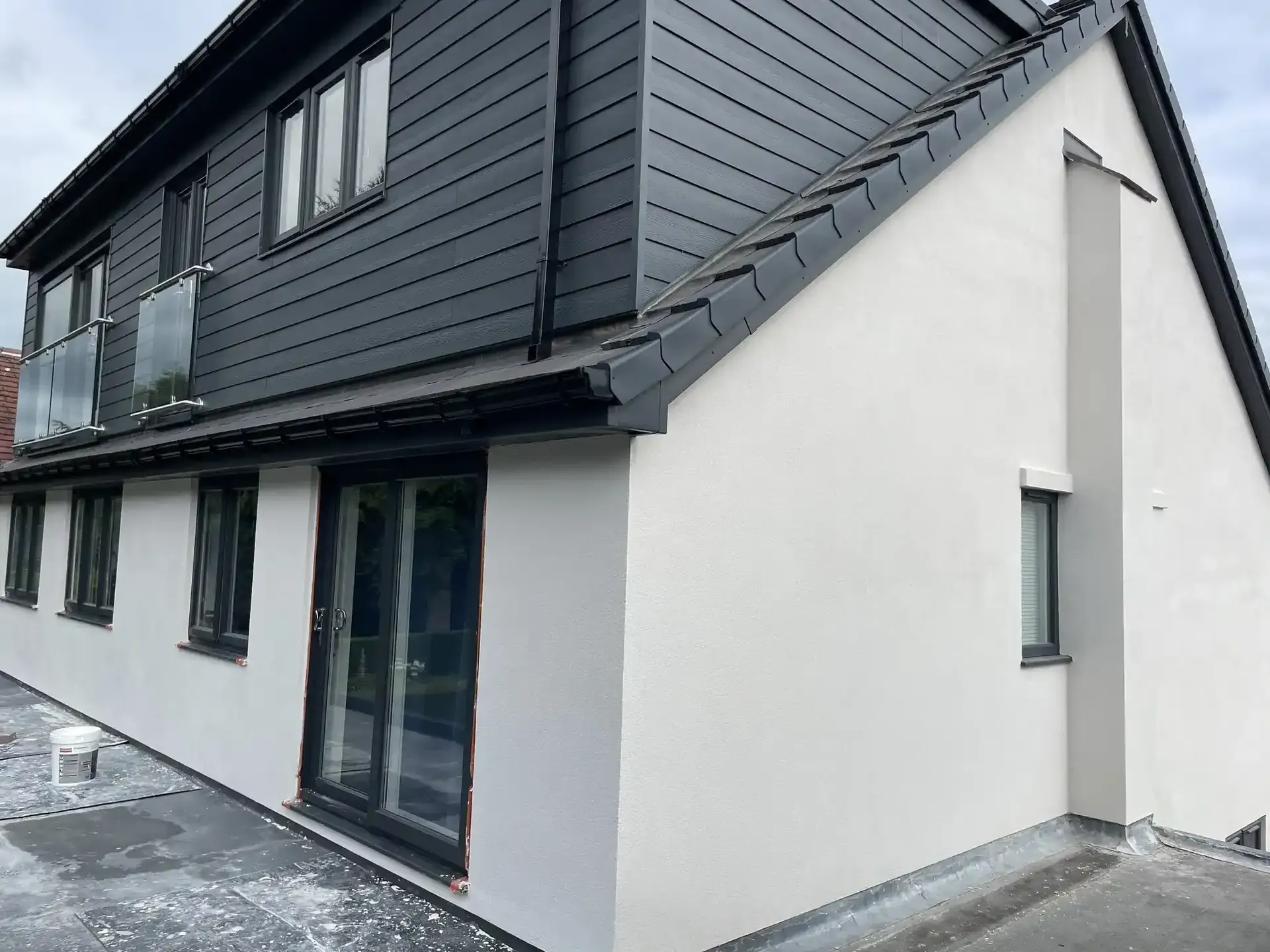 Silicone render completed in Sandygate Sheffield S10 by P&R Solutions